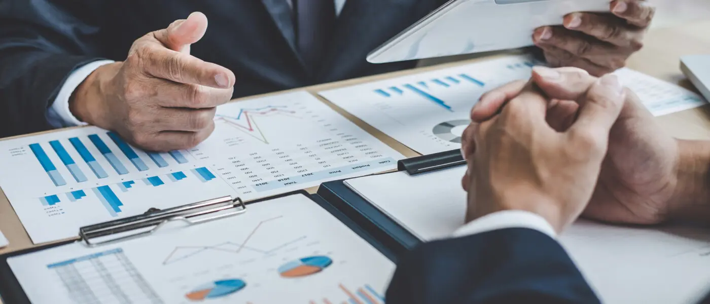 Zinsbuchsteuerung mit Benchmarks