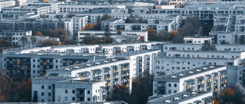 EBA veröffentlicht EBA/GL/2025/03 zur Risikogewichtung von ADC-Exposures, final guidelines on ADC exposures to residential property